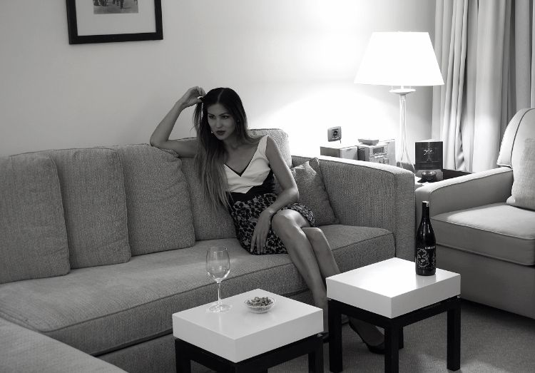Euriental - London fashion & travel blogger, wearing a Hybrid dress and Zara court heels in the Grand Hyatt, Istanbul.