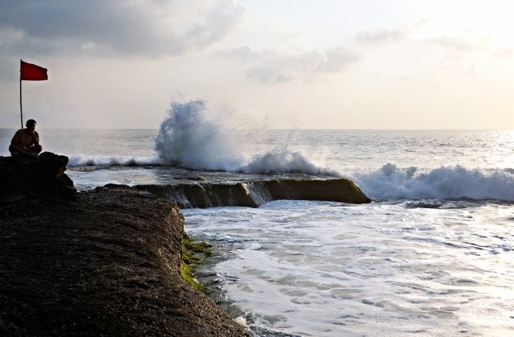 Euriental | travel and fashion - Tanah Lot temple at sunset, Bali
