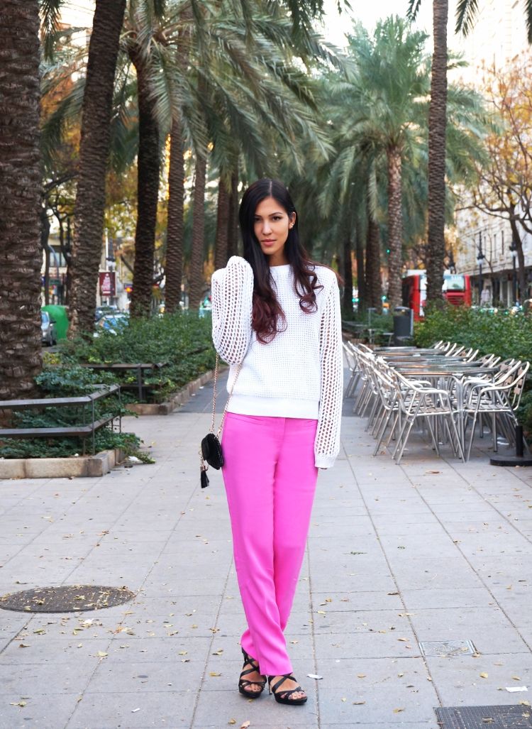Euriental || fashion & luxury travel || IvyRevel white jumper, Versace pink trousers, Sam Edelman heels