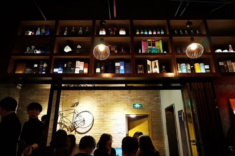Euriental | fashion & luxury travel | Shanghai photo diary, speakeasy bar