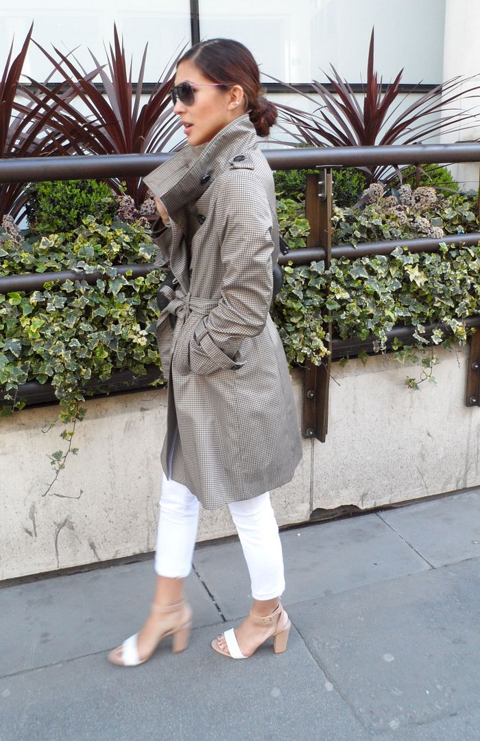 Checkered trench, Marc Jacob sunglasses, Kamara Harding, Euriental Checkered trench, Marc Jacob sunglasses, Kamara Harding, Euriental