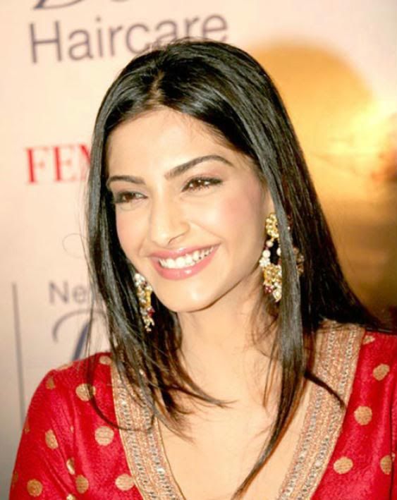 hd wallpapers of sonam kapoor. Sonam Kapoor: She may not have